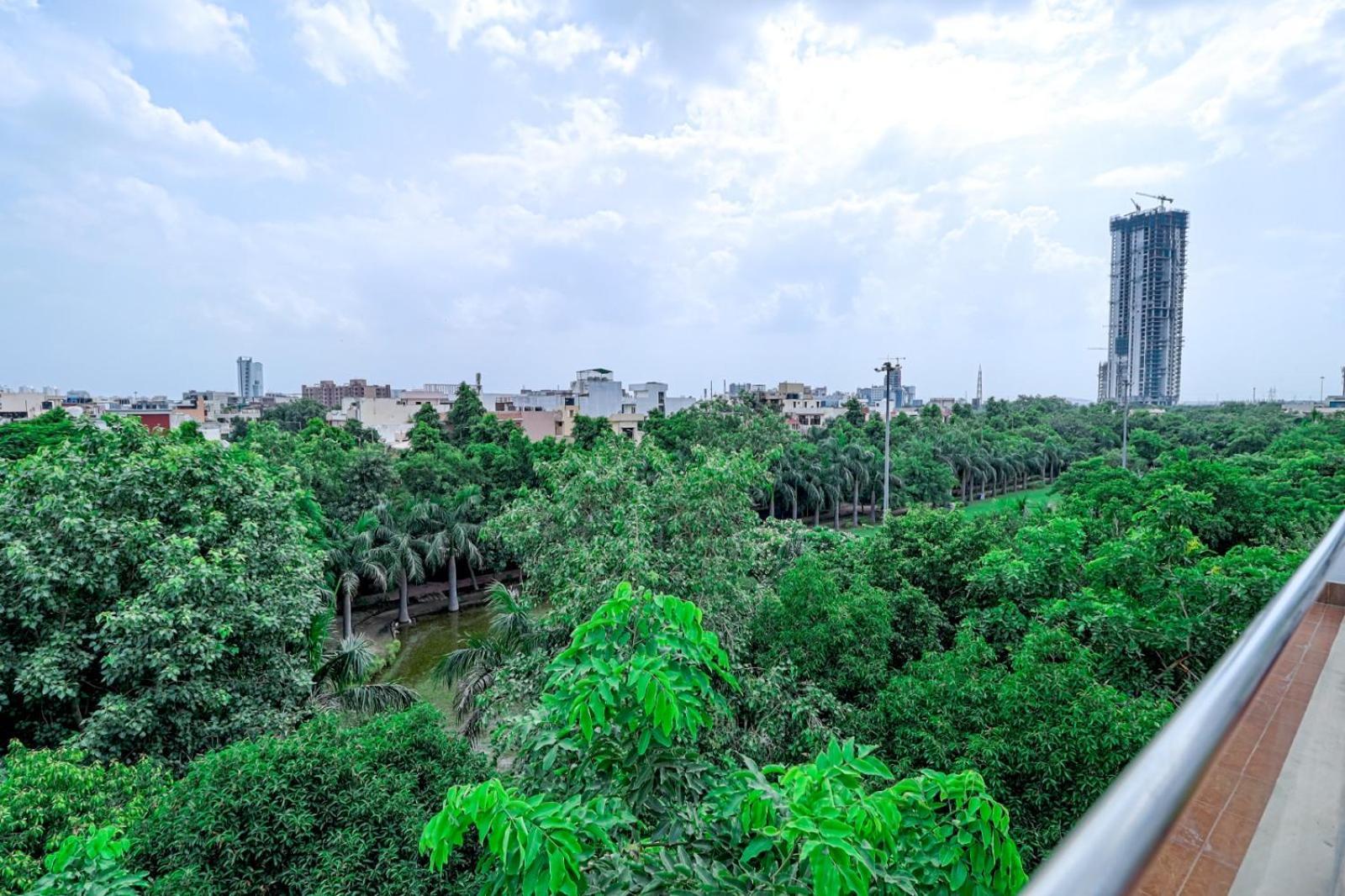 Ahuja Residency Noida Daire Dış mekan fotoğraf